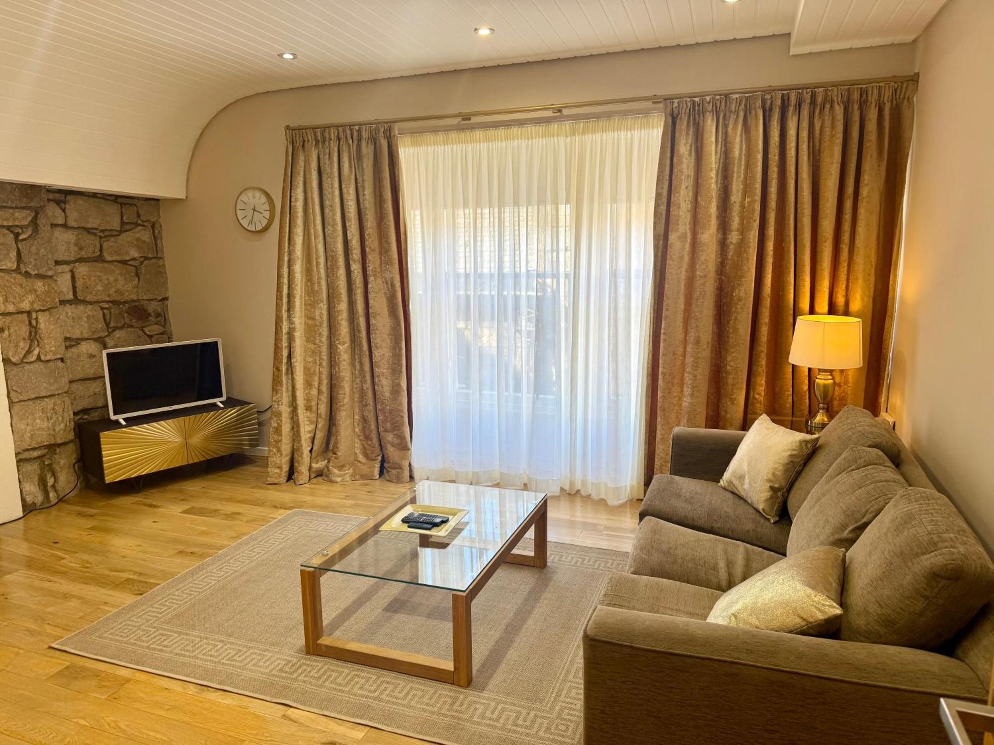 Апартаменты Rose Street Flat